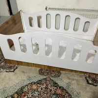 تخت نوزاد