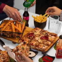 کارگر ساده آقا جهت پیتزا فروشی