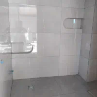 کارگر برای کاشیکاری
