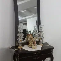 آینه و کنسول زیبا همراه شمعدان سالم در حد نو ...