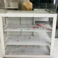 ویترین عطر و بدلیجات کسب کار