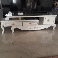 میز زیر تلویزون