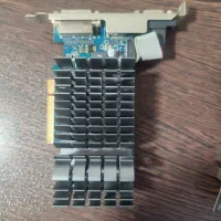 هشت تا گرافیک با هم چهار گیگ دو گیگ و ...|قطعات و لوازم جانبی رایانه|مشهد, شهرآرا|دیوار