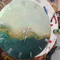 ساعت دیواری  به فروش میرسد