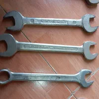 تعدادی آچار تخت، لوله بر، جعبه بکس|ابزارآلات|ورامین, ورامین|دیوار