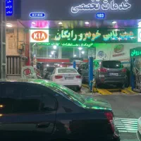 به یک تعمیر کار وارد بر خودروهای وارداتی