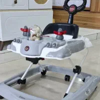 روروئک و گهواره موزیکال کنار تخت