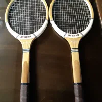 راکت تنیس چوبی حرفه ای. با توپ ها.و۶ عدد توپ پراصل