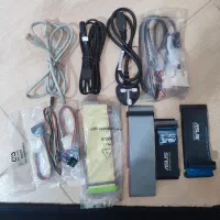 تعدادی کابل  کامپیوتر  نو و مودم  و آدابتور