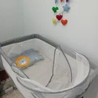 تخت کنار مادر و گهواره ویرا دلیجان|تخت و صندلی بچه|قم, پردیسان|دیوار