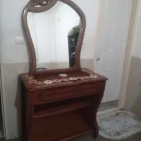 میز و آینه
