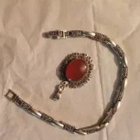 فروش یک عدد پلاک نقره و یک عدد دستبند نقره
