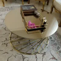 میز زیبا فلزی