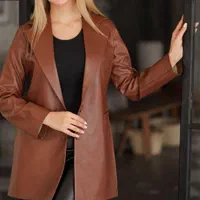 سفارشات و تعمیرات پوشاک چرم طبیعی پذیرفته میشود.|لباس|تبریز, |دیوار