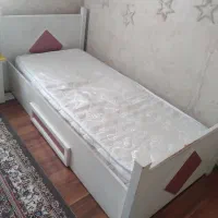 تخت و کمد