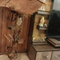 میز تلویزیون سالم با دو کشو در حد نو