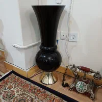 گلدان کنار سالنی