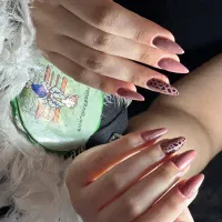 فشیال و کاشت ناخن عبدلمطلب