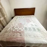 تخت خواب با میزعسلی و خوشخواب