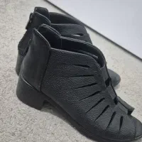 صندل و کفش تابستونی تعویض میکنم