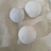 سه عدد سنگ اسیاب