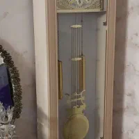 ساعت ایستاده ،رنگ کرم