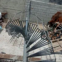 پله پیچ تمیز و در حد نو