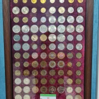 قاب سکه و پک کامل ۲۵ تومانی