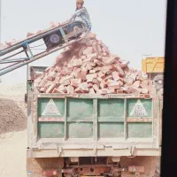 ماسه‌. آجر شن/کمپرسی/کامیون/ پروژه اجاره|مصالح و تجهیزات ساختمان|میرجاوه, |دیوار