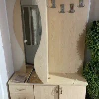 جا کفشی  و لباس  گشو دار درحد نوع