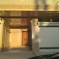 به یه کارگر نیاز مندم