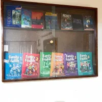 میز چوبی و صندلی و تخته وایت بورد و ملزومات موسسه