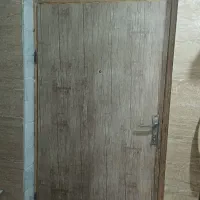 درب ورودی آپارتمان و اتاق