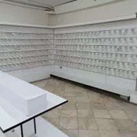 فروش دکور و ویترین فروشگاه