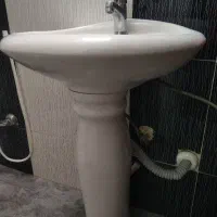 روشویی همراه با پایه در حد نو|لوازم سرویس بهداشتی|اصفهان, کوی امیریه|دیوار