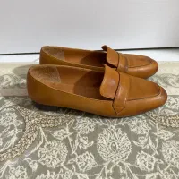 یه جفت کفش چرم بسیار عالی جنس مرغوب