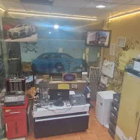 حسابدار خانم مکانیک ماهر و سیمکش خودرو چینی شاگرد
