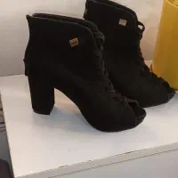 کیف وکفش|کیف، کفش، کمربند|زاوه, |دیوار