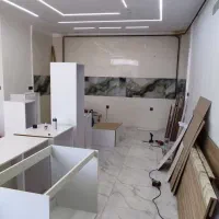 کارگر ساده برای نصب کابینت