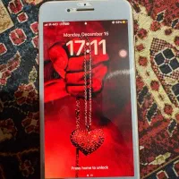 گوشی 8+پلاس(معلومه باگوشی مدل پایین ماباقی سر بده)