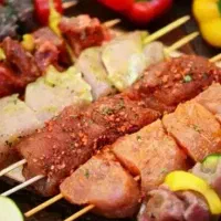استخدام نیرو برای کبابی و‌جگرکی