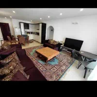 ۸۵ متر ولی عصر دو نبش   بسیار تمیز