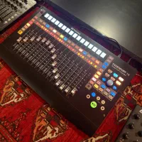 FaderPort 16 کنترلر