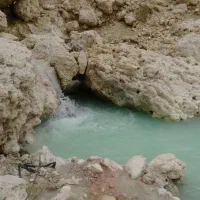 استخر آبگرم طبیعی