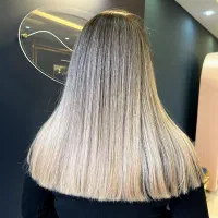 خدمات رنگ مو، لایت، دکلره