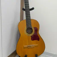 گیتار|گیتار، بیس، امپلیفایر|رشت, فلسطین|دیوار