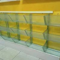 استند شیشه ای