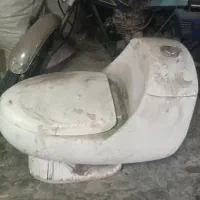 دستشویی فرنگی توی پارکینگ بوده سالمه