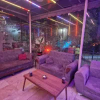 کافه دنج با فضای باز