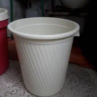 سطل پلاستیکی